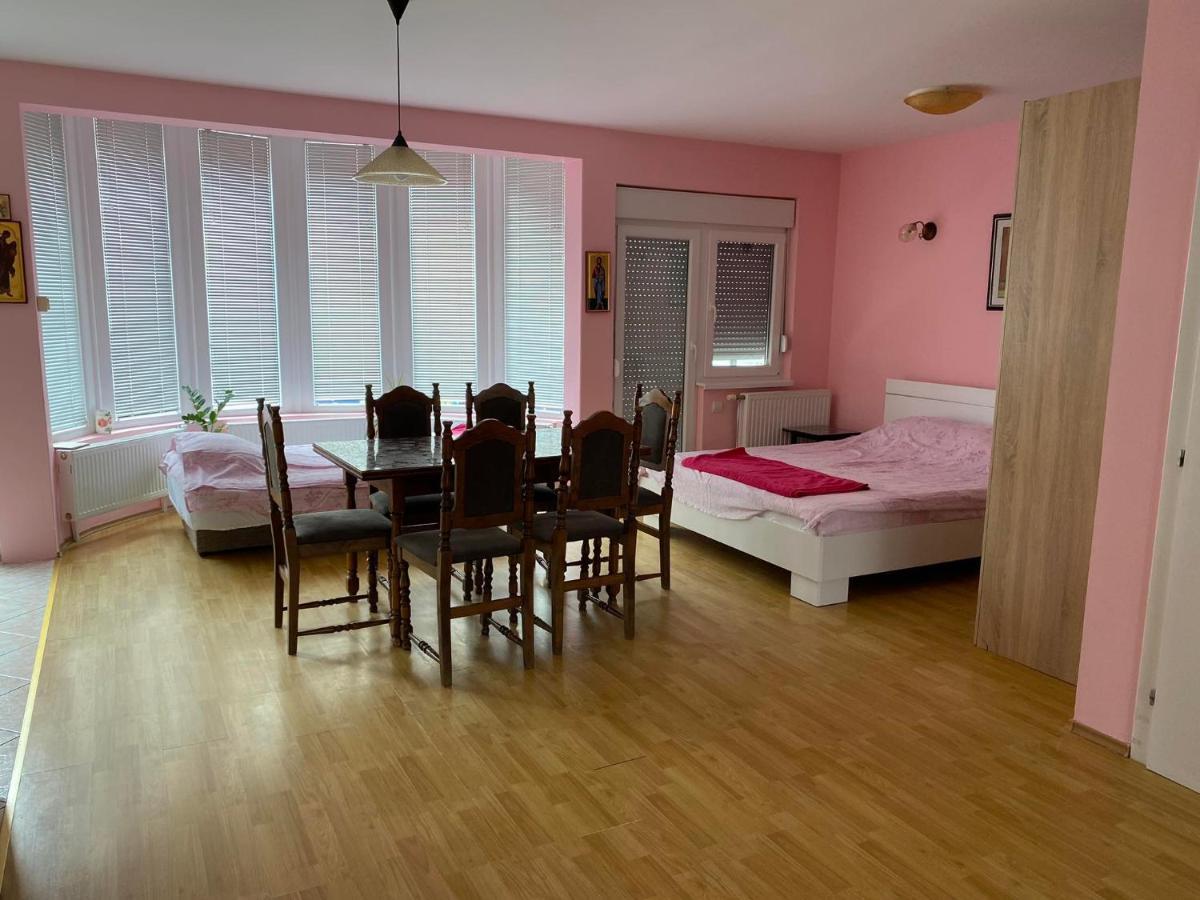 Guest House Trajkovic Jagodina Eksteriør bilde